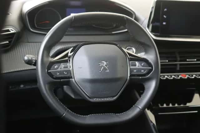 Peugeot 2008 (2021) thumbnail 6