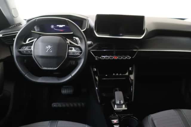 Peugeot 2008 (2021) thumbnail 4