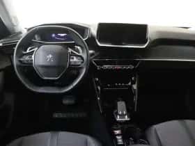 Peugeot 2008 (2021) thumbnail 4