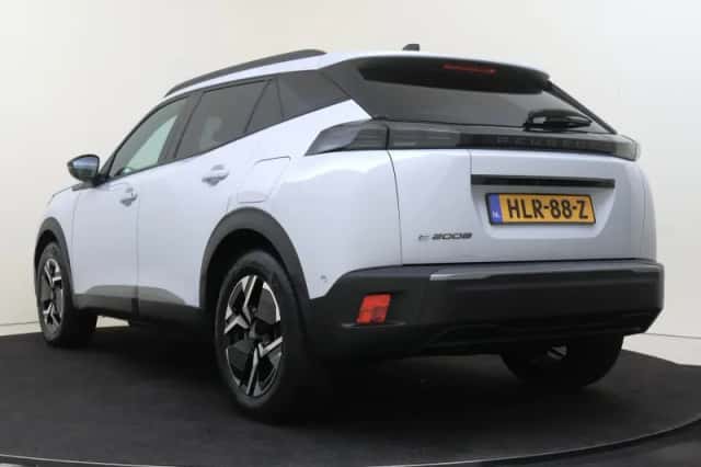 Peugeot e-2008 (2025) thumbnail 4