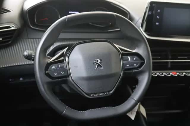 Peugeot 2008 (2023) thumbnail 6