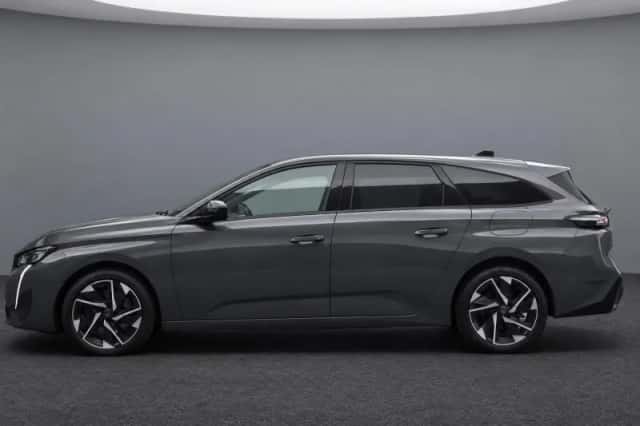 Peugeot 308 (2024) thumbnail 5