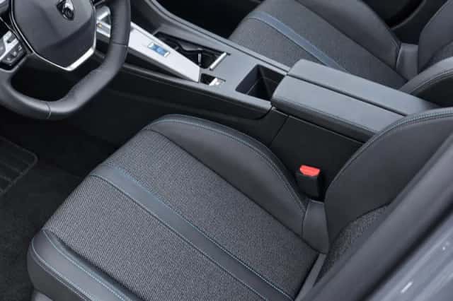 Peugeot 308 (2024) thumbnail 6