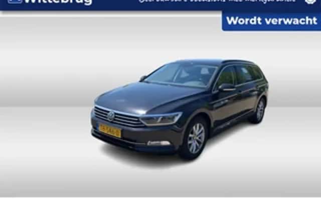 Volkswagen Passat (2018) thumbnail 1