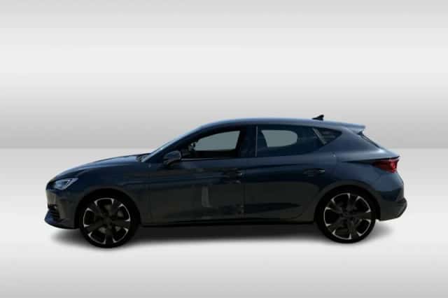 CUPRA Leon (2024) thumbnail 3