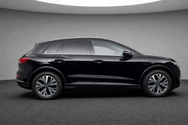 Audi Q4 e-tron (2022) thumbnail 4
