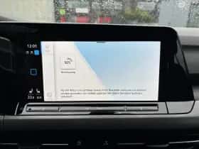 Volkswagen Golf (2022) thumbnail 23