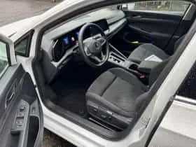 Volkswagen Golf (2022) thumbnail 26