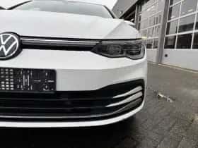 Volkswagen Golf (2022) thumbnail 31
