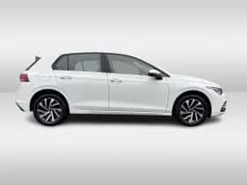 Volkswagen Golf (2022) thumbnail 6