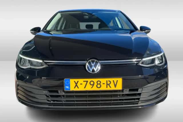 Volkswagen Golf (2024) thumbnail 3