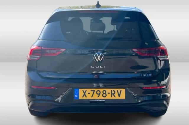 Volkswagen Golf (2024) thumbnail 6