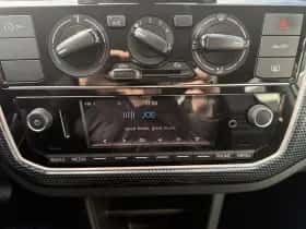 Volkswagen Up! (2022) thumbnail 18