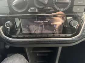 Volkswagen Up! (2022) thumbnail 21