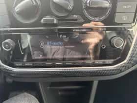 Volkswagen Up! (2022) thumbnail 22
