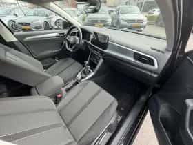 Volkswagen T-Roc (2024) thumbnail 30