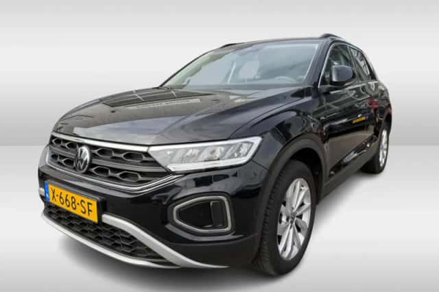 Volkswagen T-Roc (2024) thumbnail 3