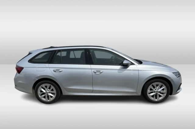Škoda Octavia (2024) thumbnail 6