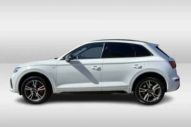 Audi Q5 (2023) thumbnail 3