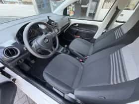 Volkswagen Up! (2019) thumbnail 23