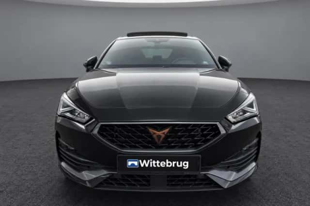 CUPRA Leon (2022) thumbnail 4