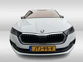 Škoda Octavia (2021) thumbnail 5