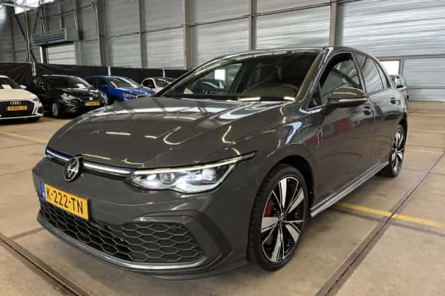 Volkswagen Golf (2021) thumbnail 3