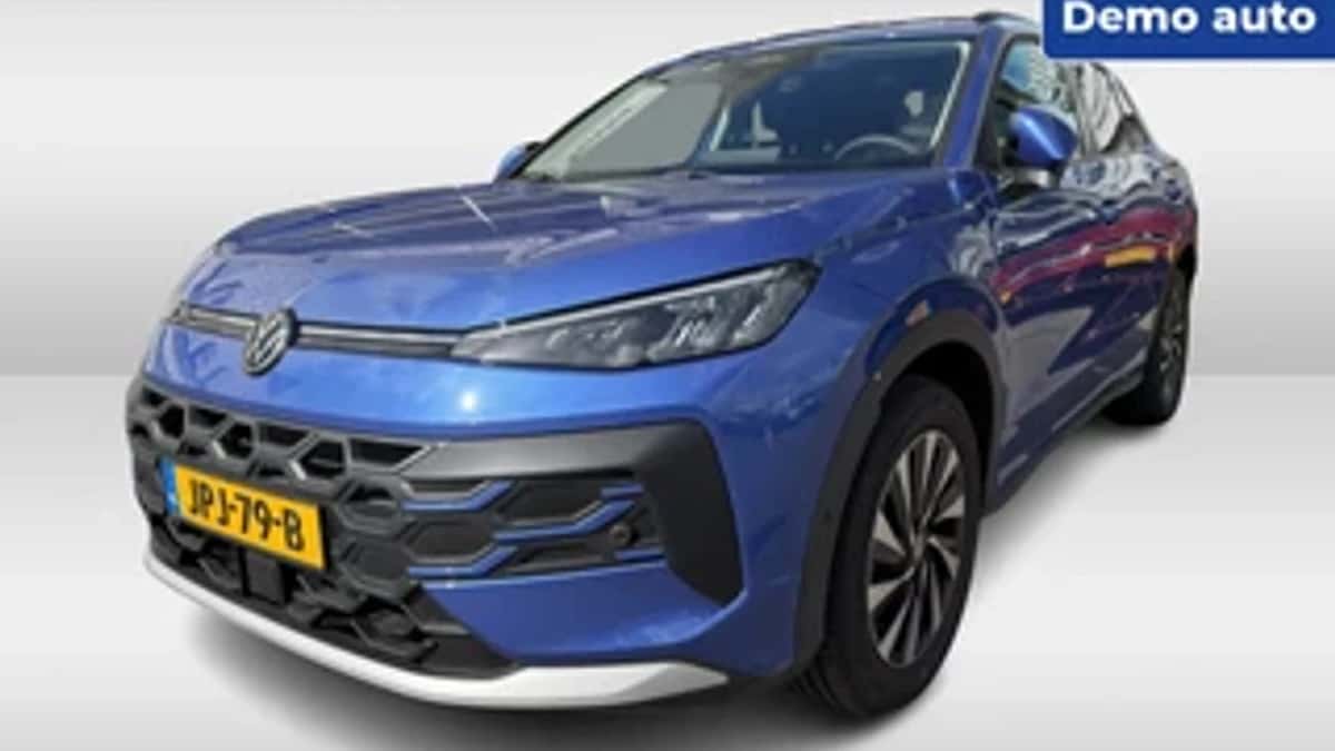 Volkswagen T-Roc (2025) — foto 1