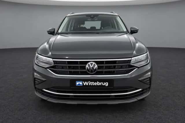 Volkswagen Tiguan (2022) thumbnail 4