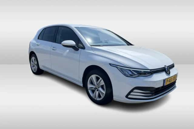 Volkswagen Golf (2022) thumbnail 5