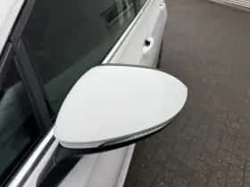 Volkswagen Golf (2021) thumbnail 32
