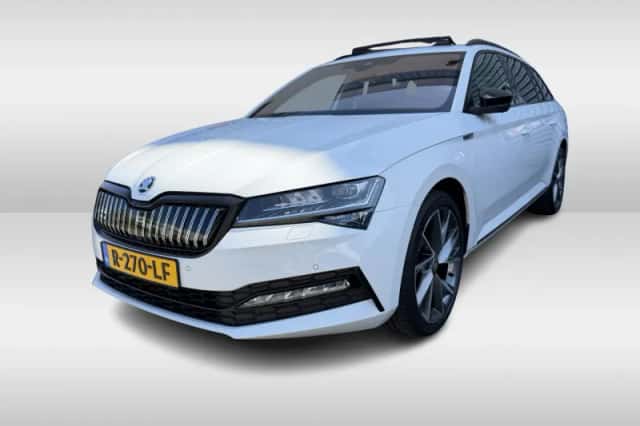 Škoda Superb (2022) thumbnail 3