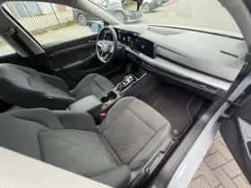 Volkswagen Golf (2022) thumbnail 31