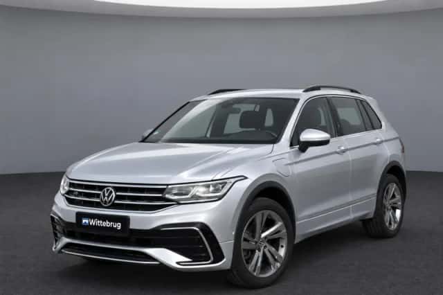 Volkswagen Tiguan (2021) thumbnail 3