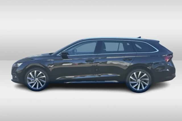 Škoda Octavia (2023) thumbnail 2