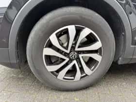 Volkswagen Tiguan (2022) thumbnail 12