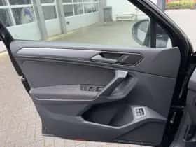 Volkswagen Tiguan (2022) thumbnail 24