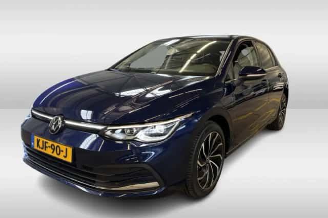 Volkswagen Golf (2022) thumbnail 3