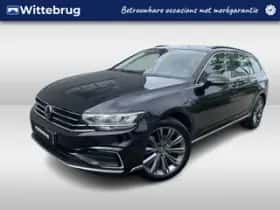 Volkswagen Passat (2021) thumbnail 1