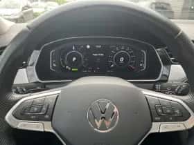 Volkswagen Passat (2021) thumbnail 14