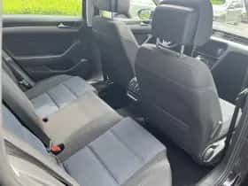 Volkswagen Passat (2021) thumbnail 32