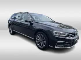 Volkswagen Passat (2021) thumbnail 6