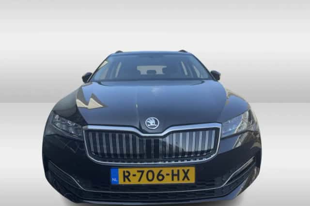 Škoda Superb (2020) thumbnail 4