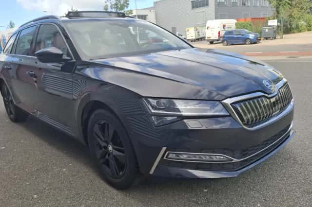 Škoda Superb (2023) thumbnail 4
