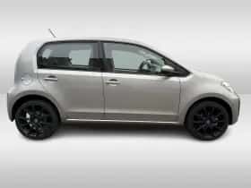 Volkswagen Up! (2023) thumbnail 6