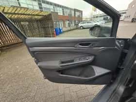 Volkswagen Golf (2021) thumbnail 25
