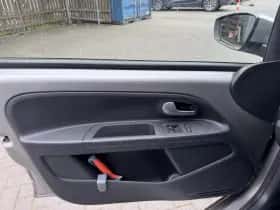 Volkswagen Up! (2023) thumbnail 23
