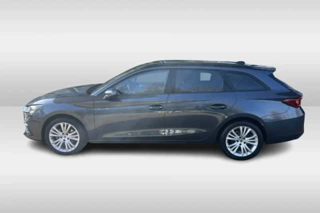 SEAT Leon (2024) thumbnail 5