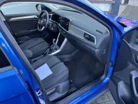 Volkswagen T-Roc (2022) thumbnail 28