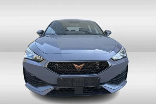 CUPRA Leon (2022) thumbnail 4